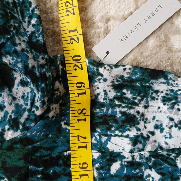 NEW Larry Levine Button Up Button Down High Low Blouse M Multicolored Scatter - Picture 15 of 16